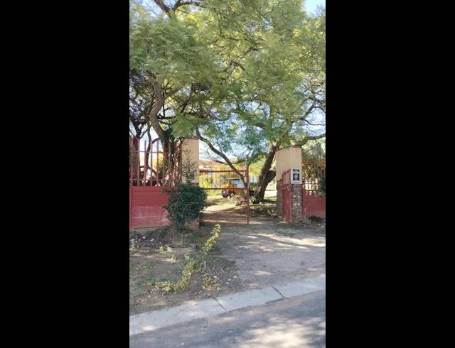 6 BEDROOM HOUSE FOR SALE IN FERNDALE